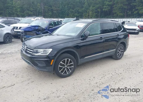 2021 Volkswagen Tiguan 2.0T Se/2.0T Se R-Line Black/2.0T Sel z USA, uszkodzony, nr VIN 3VV3B7AXXMM005061